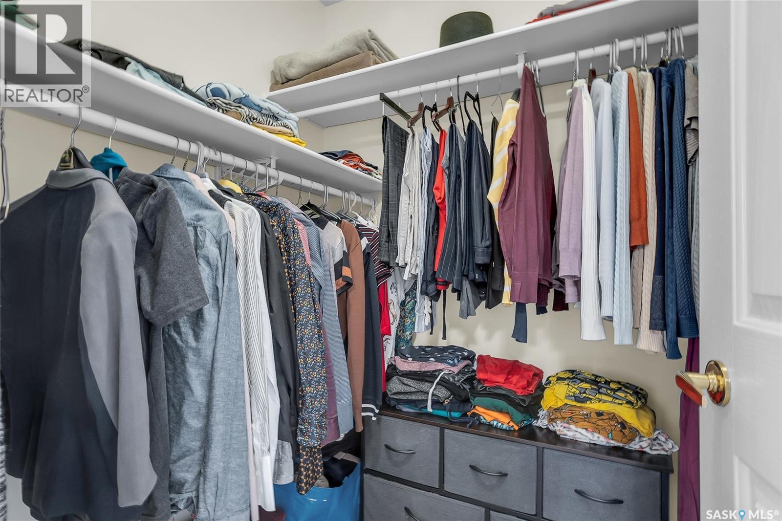 1122 12Th Street E, Saskatoon, SK - Indoor With Storage