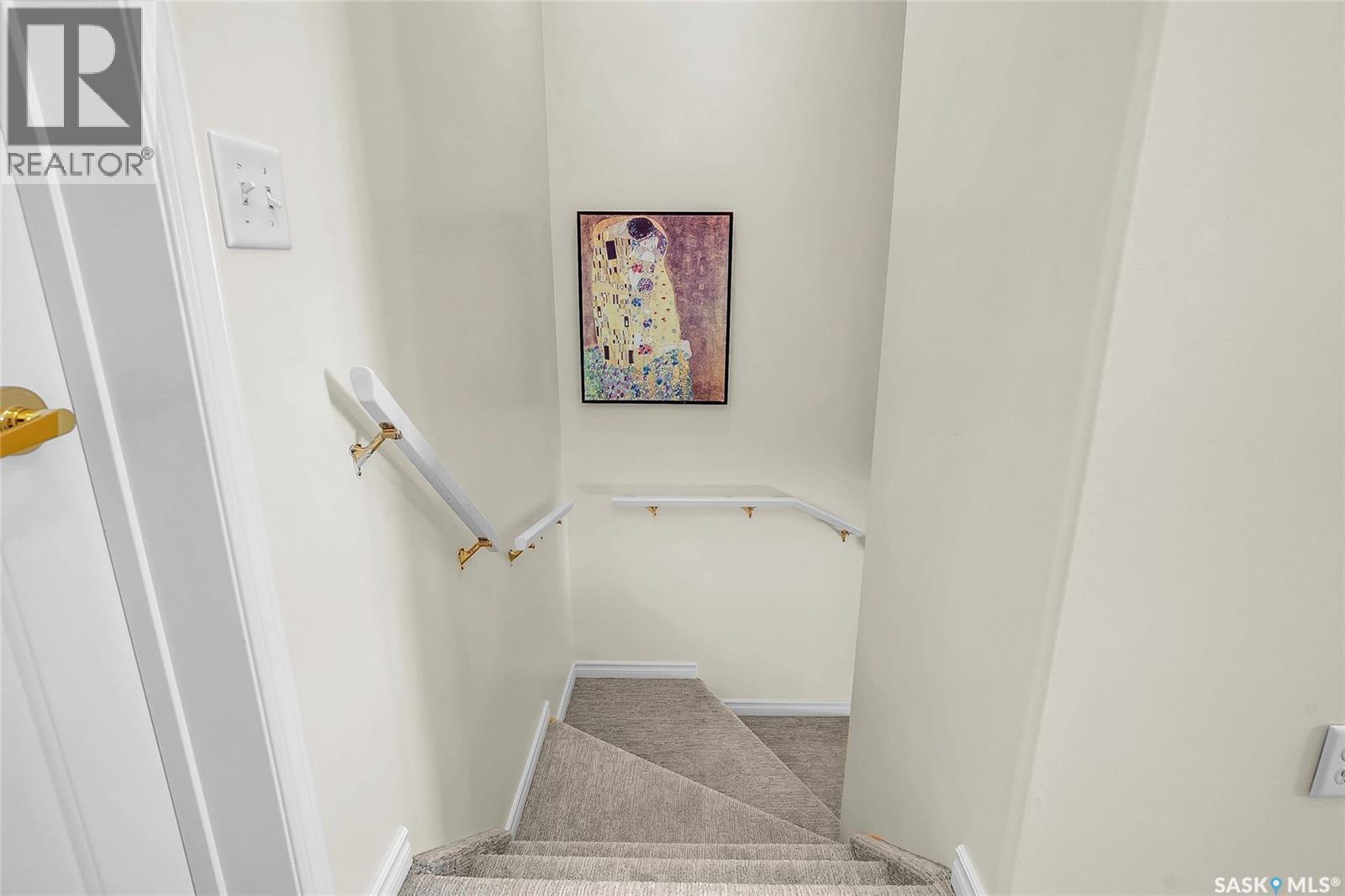 1122 12Th Street E, Saskatoon, SK - Indoor