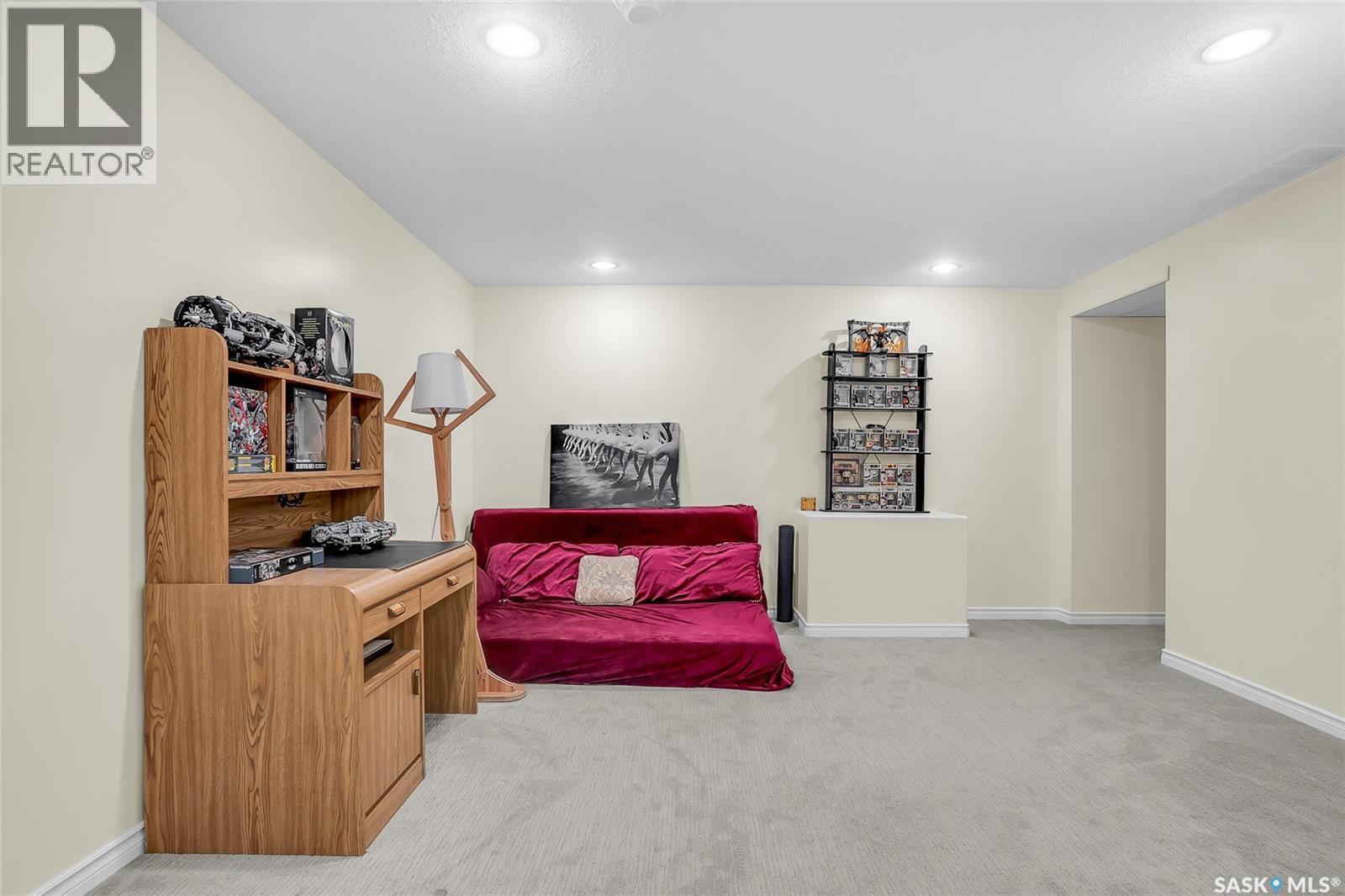 1122 12Th Street E, Saskatoon, SK - Indoor
