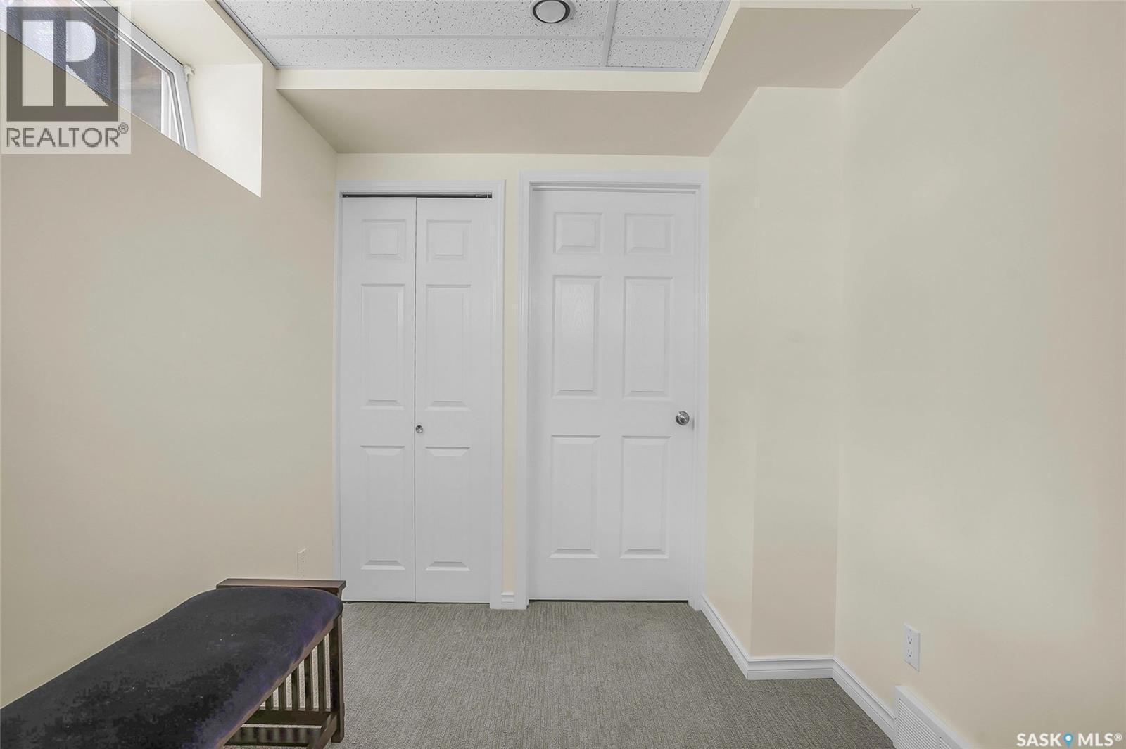 1122 12Th Street E, Saskatoon, SK - Indoor Photo Showing Other Room
