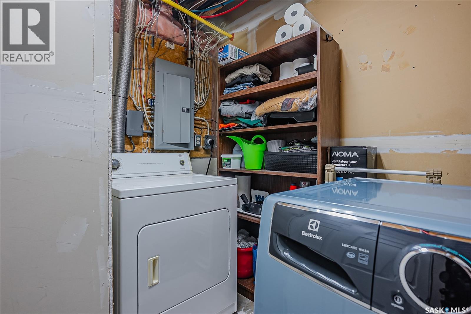 1122 12Th Street E, Saskatoon, SK - Indoor Photo Showing Laundry Room