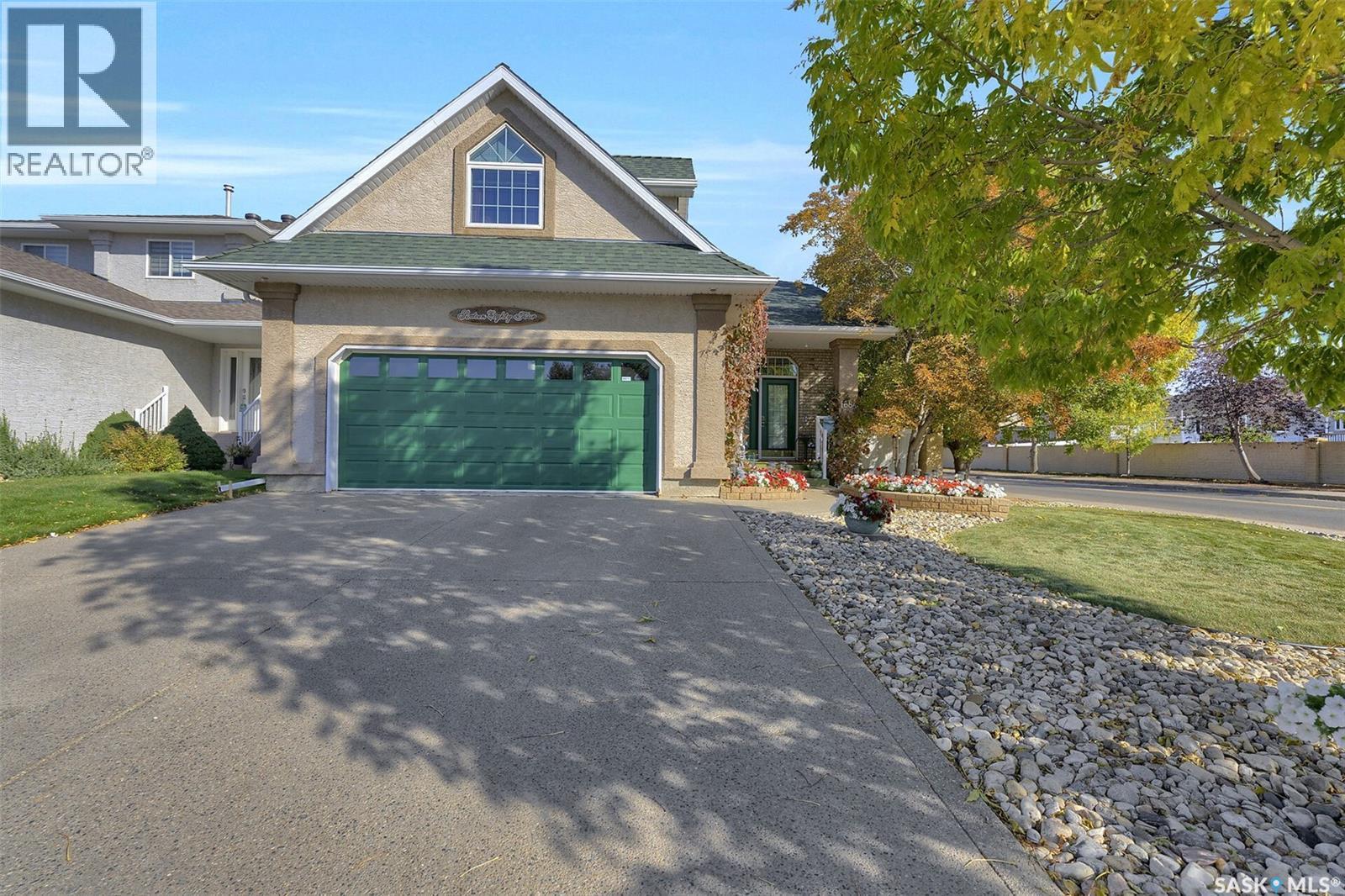 1684 Fenwick Crescent N, Regina, SK - Outdoor