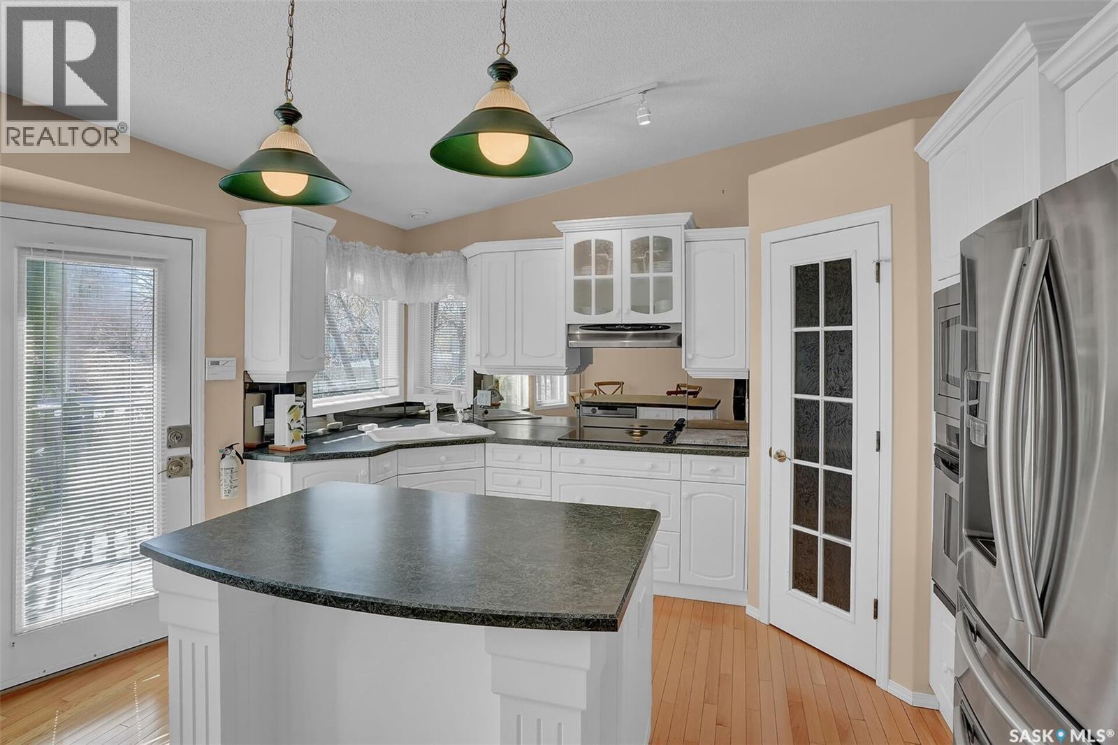 1684 Fenwick Crescent N, Regina, SK - Indoor Photo Showing Kitchen