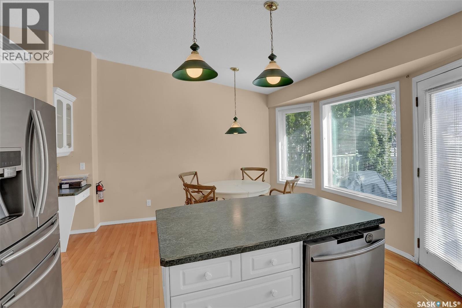 1684 Fenwick Crescent N, Regina, SK - Indoor Photo Showing Kitchen
