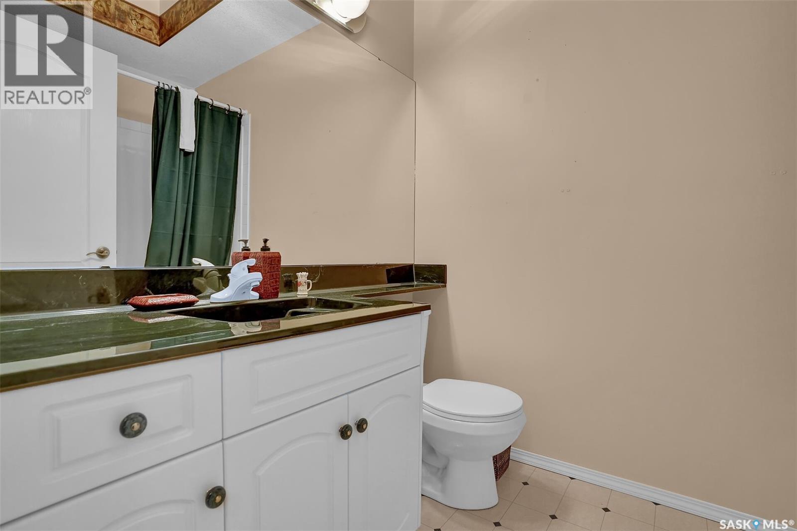 1684 Fenwick Crescent N, Regina, SK - Indoor Photo Showing Other Room