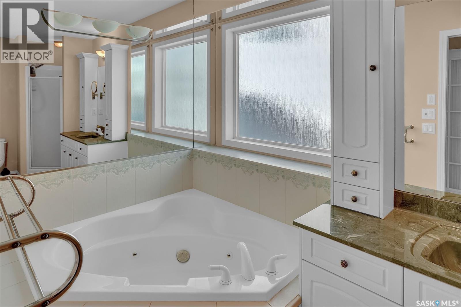1684 Fenwick Crescent N, Regina, SK - Indoor Photo Showing Bathroom