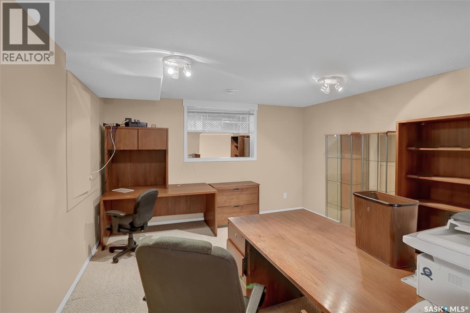 1684 Fenwick Crescent N, Regina, SK - Indoor