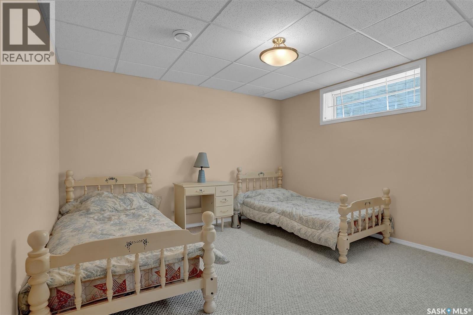 1684 Fenwick Crescent N, Regina, SK - Indoor Photo Showing Bedroom