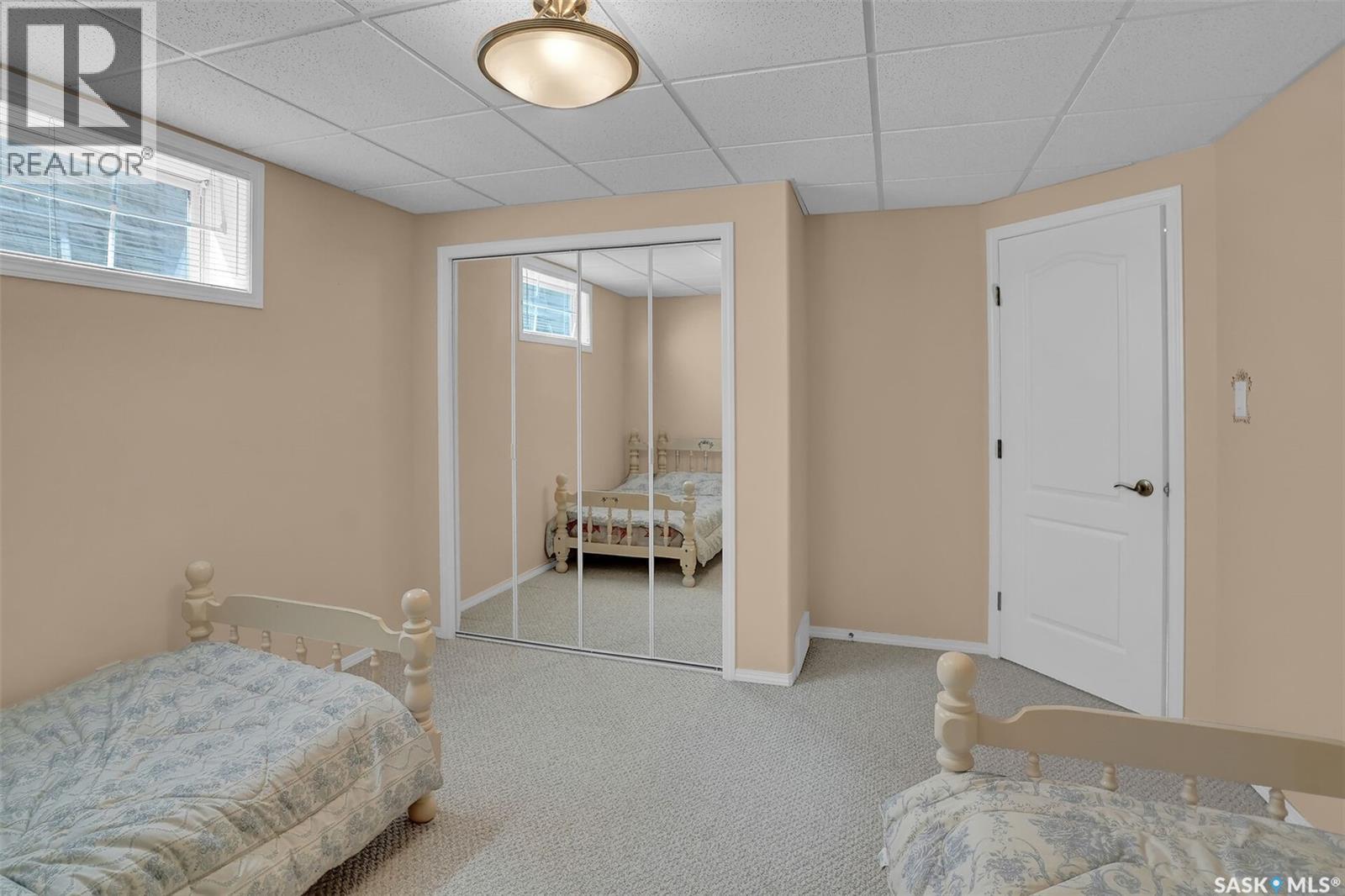 1684 Fenwick Crescent N, Regina, SK - Indoor Photo Showing Bedroom