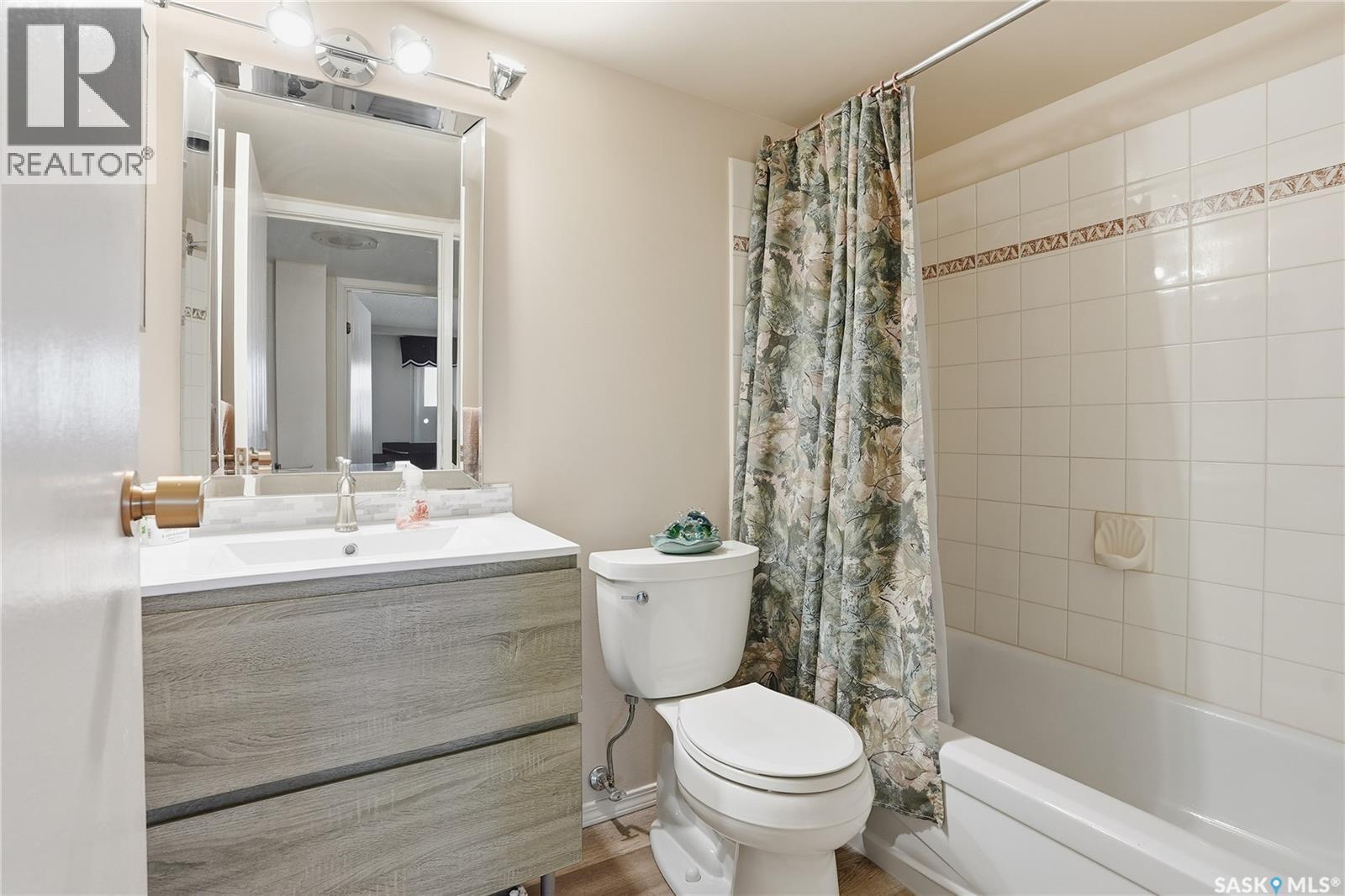 1003 510 5Th Avenue N, Saskatoon, SK - Indoor Photo Showing Bathroom