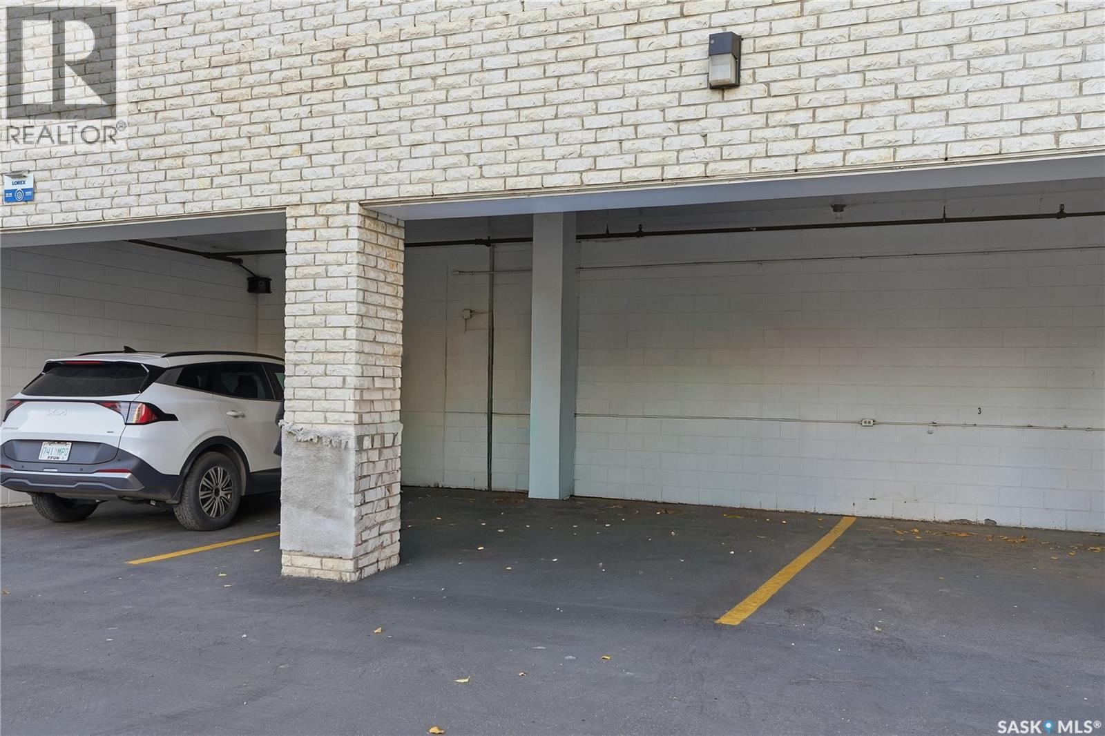 1003 510 5Th Avenue N, Saskatoon, SK - Indoor Photo Showing Garage