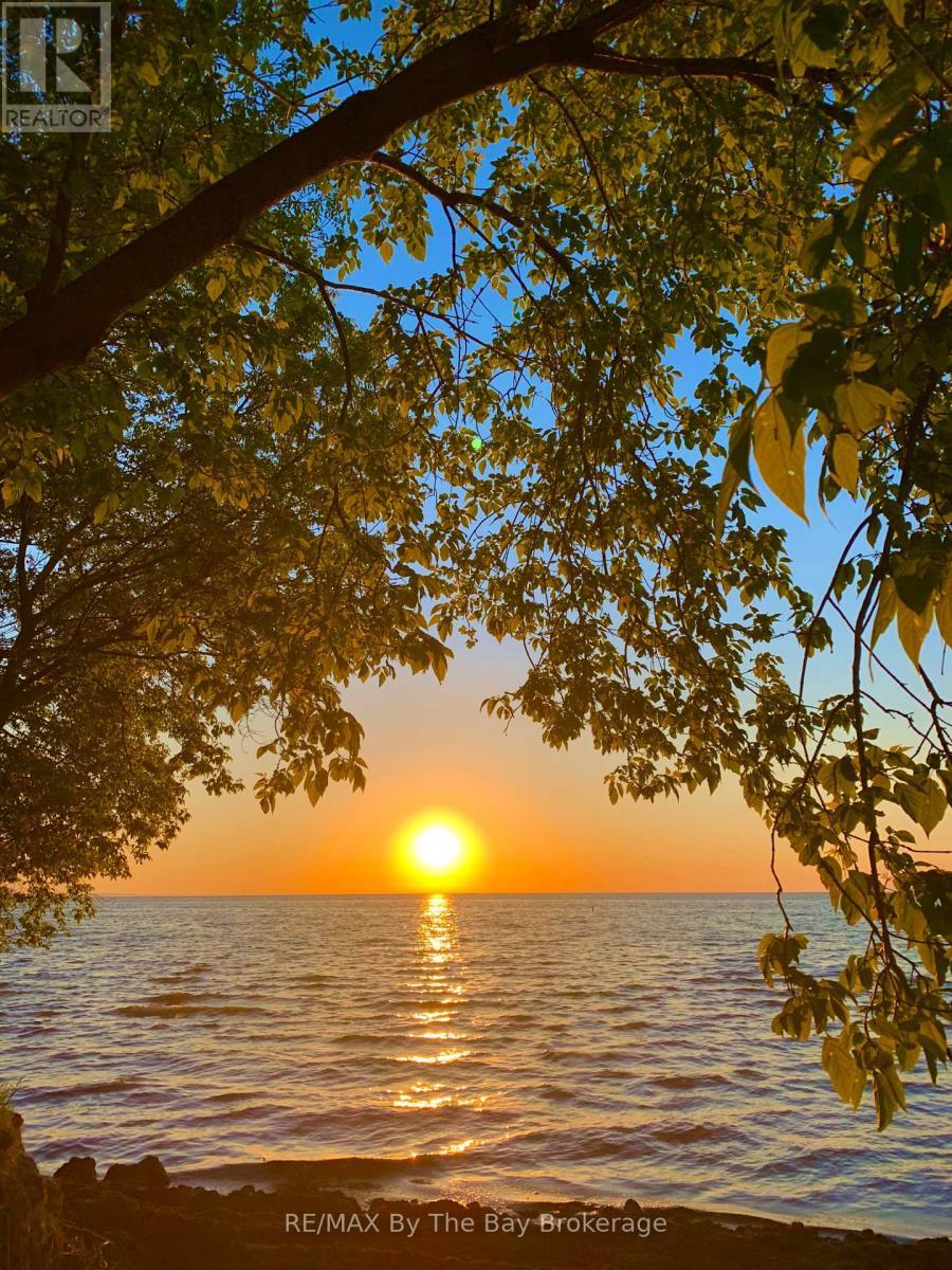 12 5Th Lane, Wasaga Beach, ON - Outdoor With Body Of Water With View