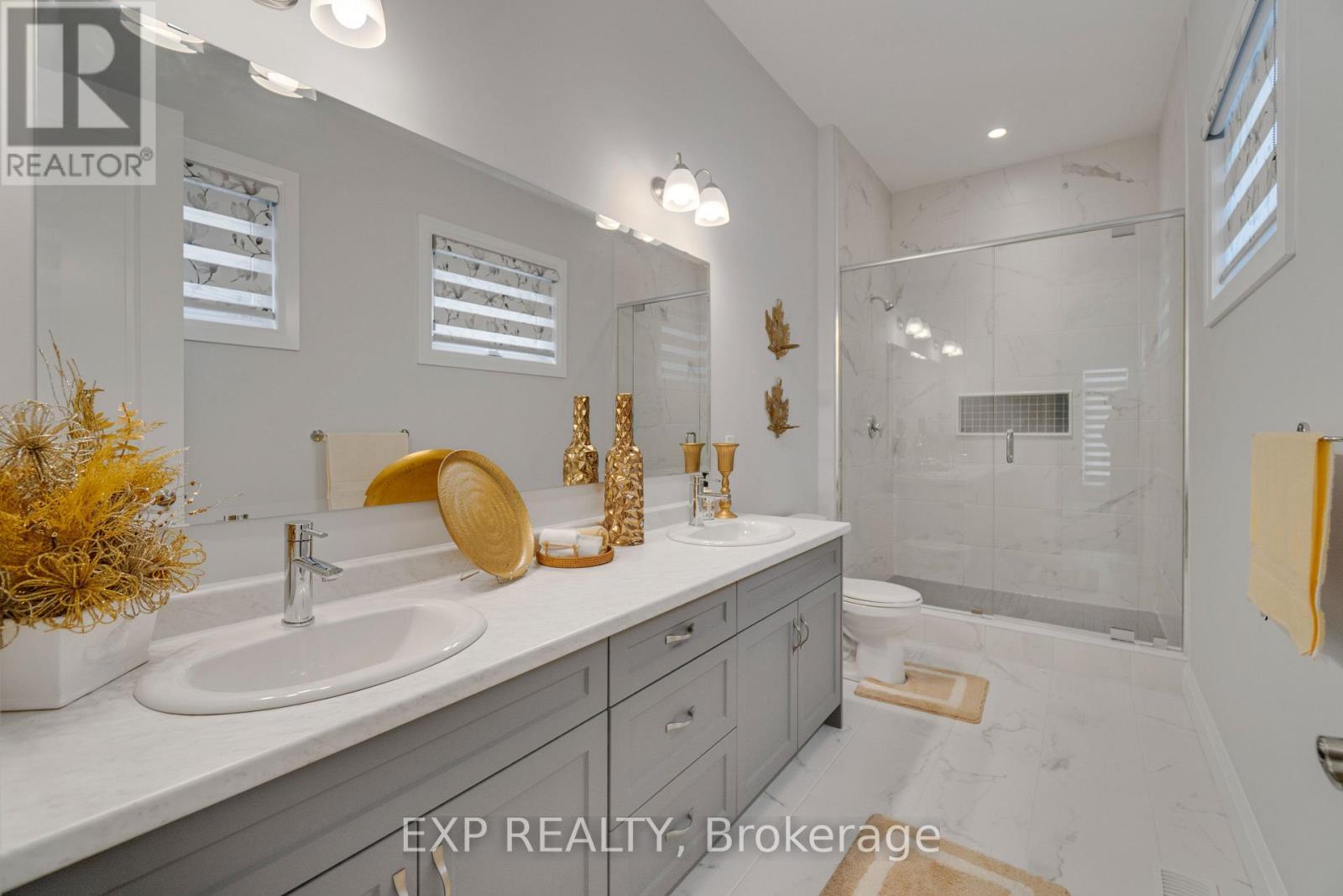 5 - 923 Stonecliffe Walk, Kitchener, ON - Indoor Photo Showing Bathroom