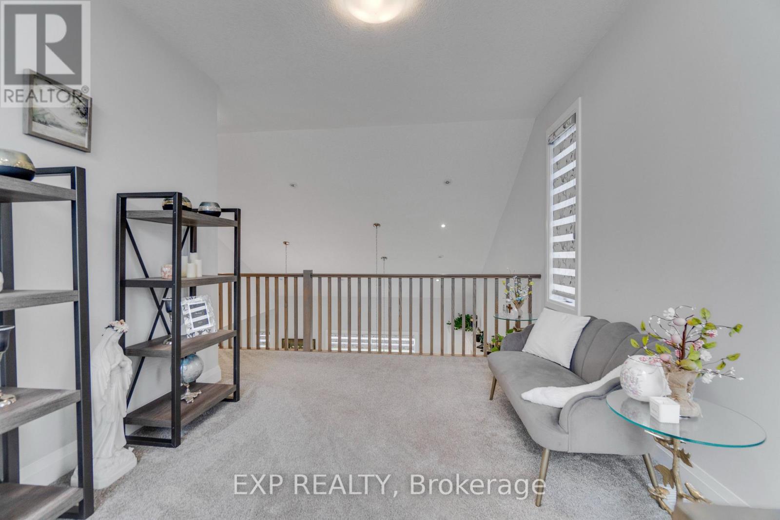 5 - 923 Stonecliffe Walk, Kitchener, ON - Indoor Photo Showing Other Room