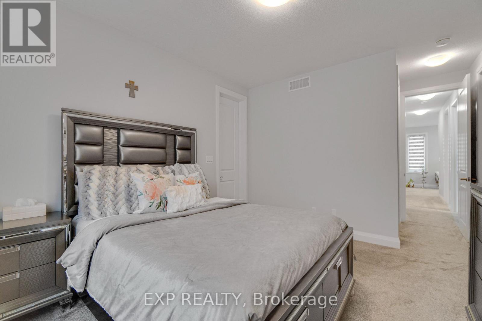5 - 923 Stonecliffe Walk, Kitchener, ON - Indoor Photo Showing Bedroom