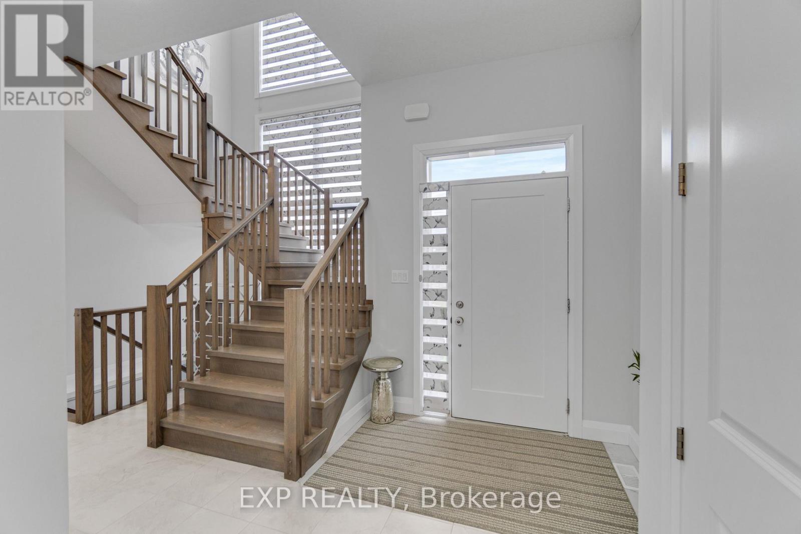5 - 923 Stonecliffe Walk, Kitchener, ON - Indoor Photo Showing Other Room
