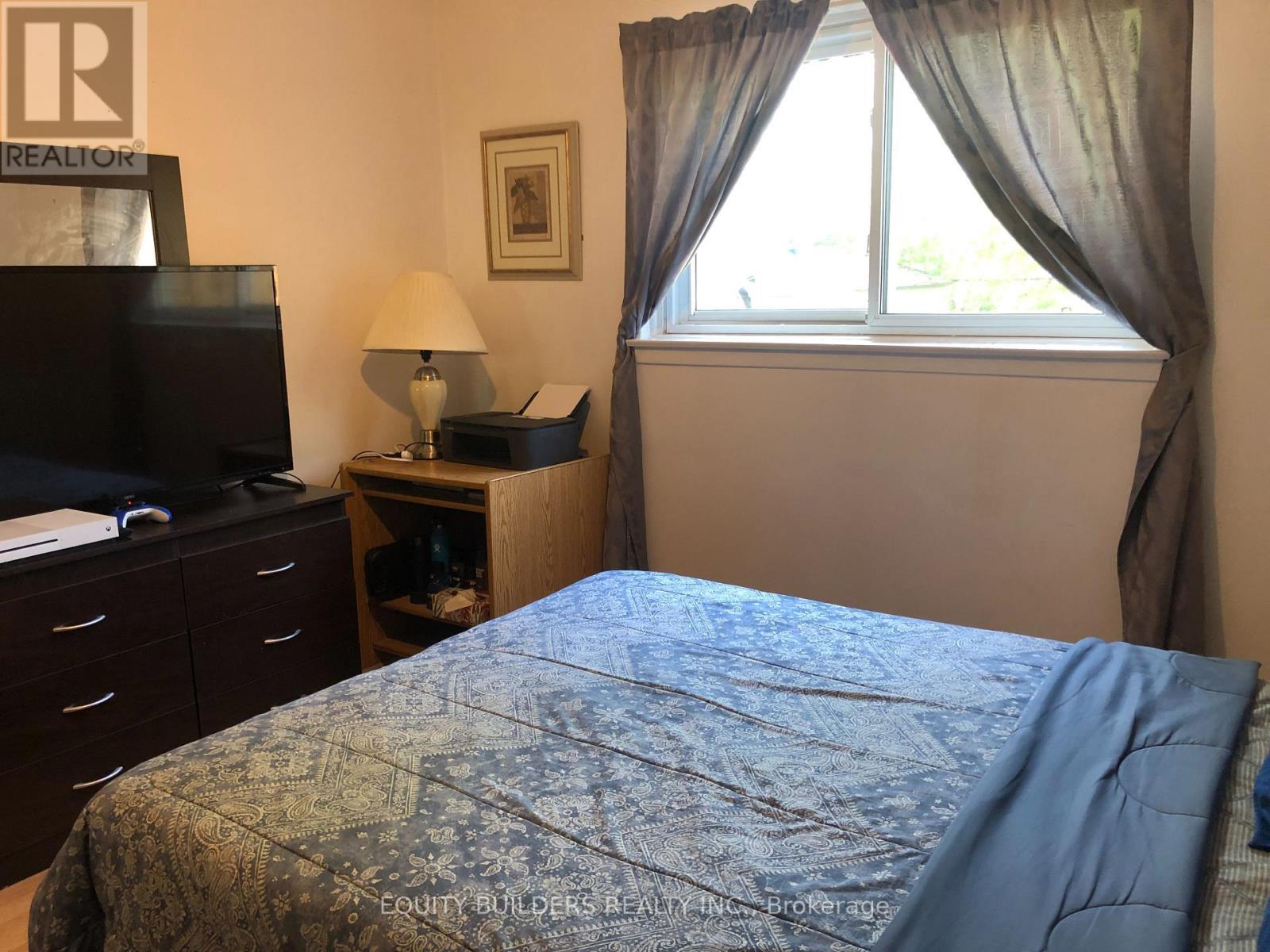 1340 Cedar St. West Street W, Oshawa, ON - Indoor Photo Showing Bedroom