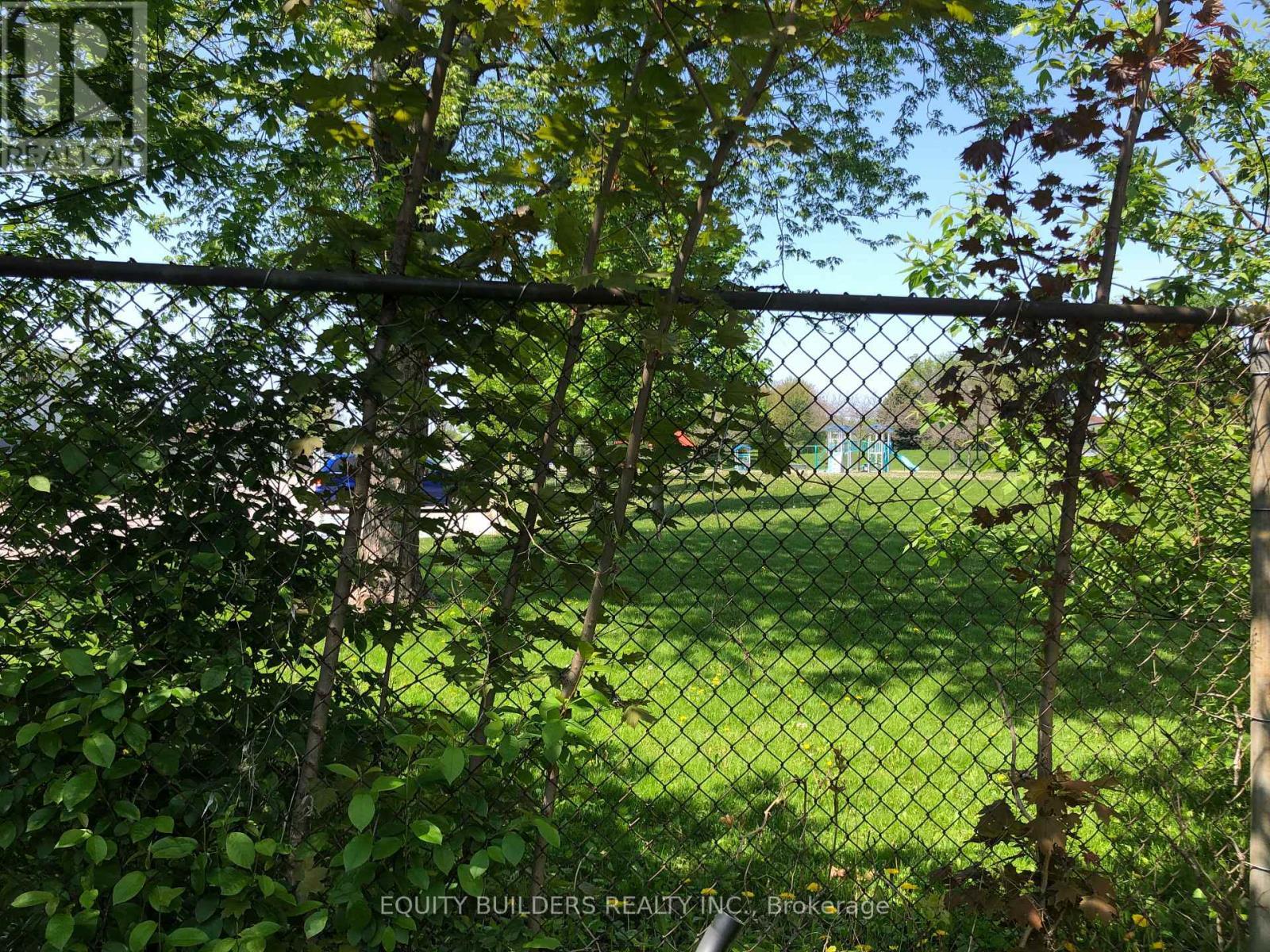 1340 Cedar St. West Street W, Oshawa, ON - Outdoor