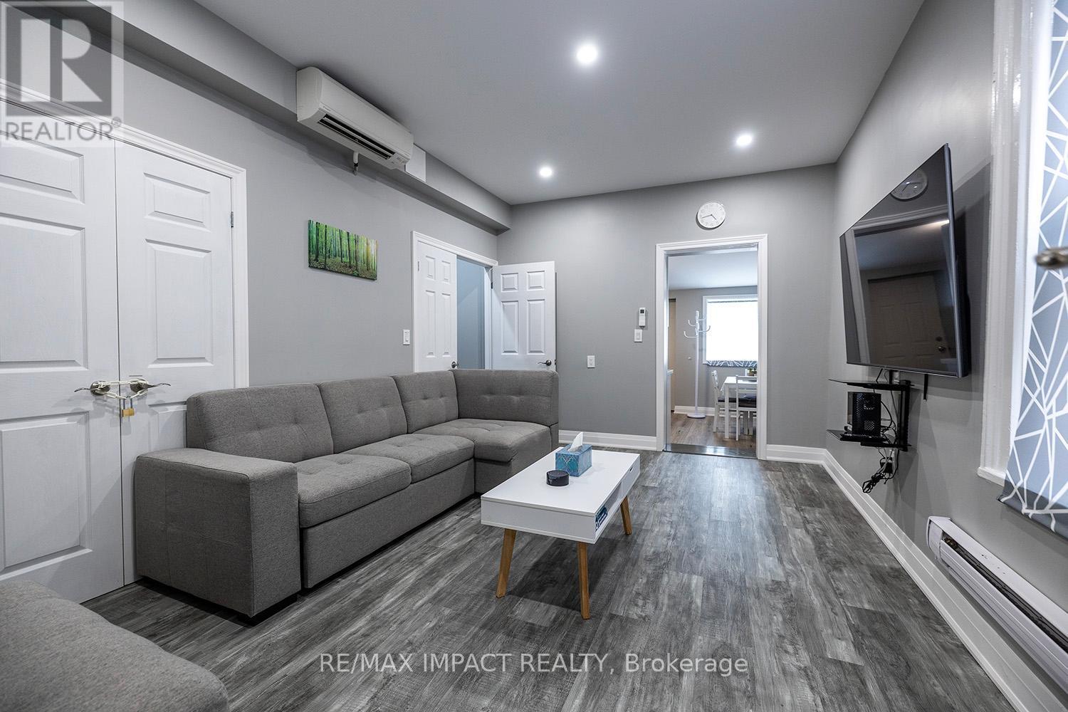 43.5 King Street E, Clarington, ON - Indoor Photo Showing Other Room