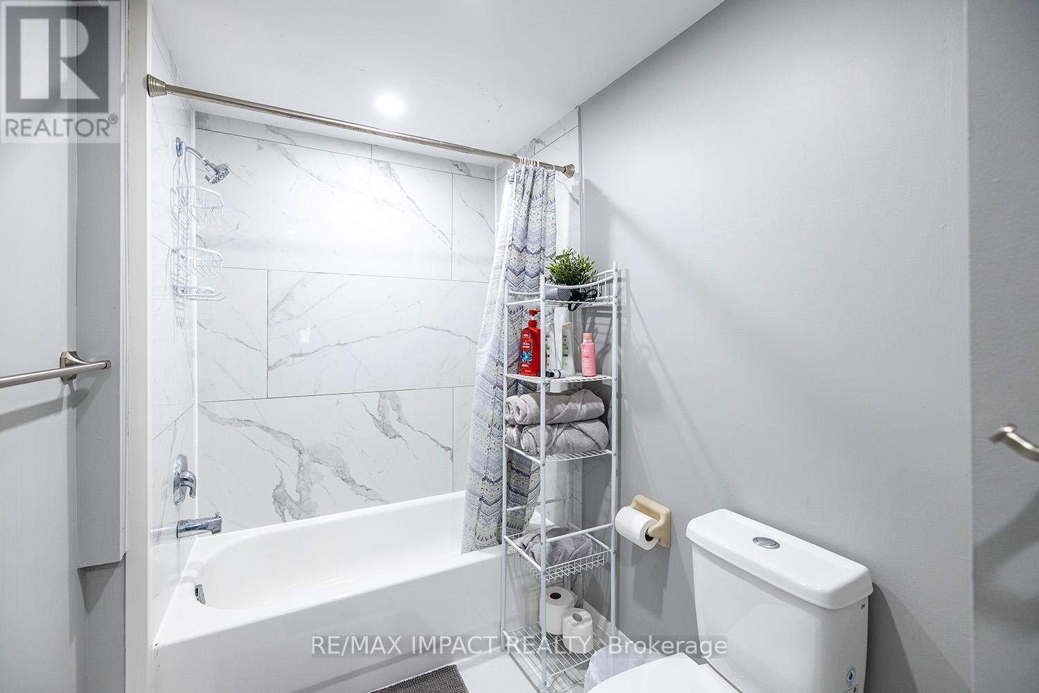 43.5 King Street E, Clarington, ON - Indoor Photo Showing Bathroom