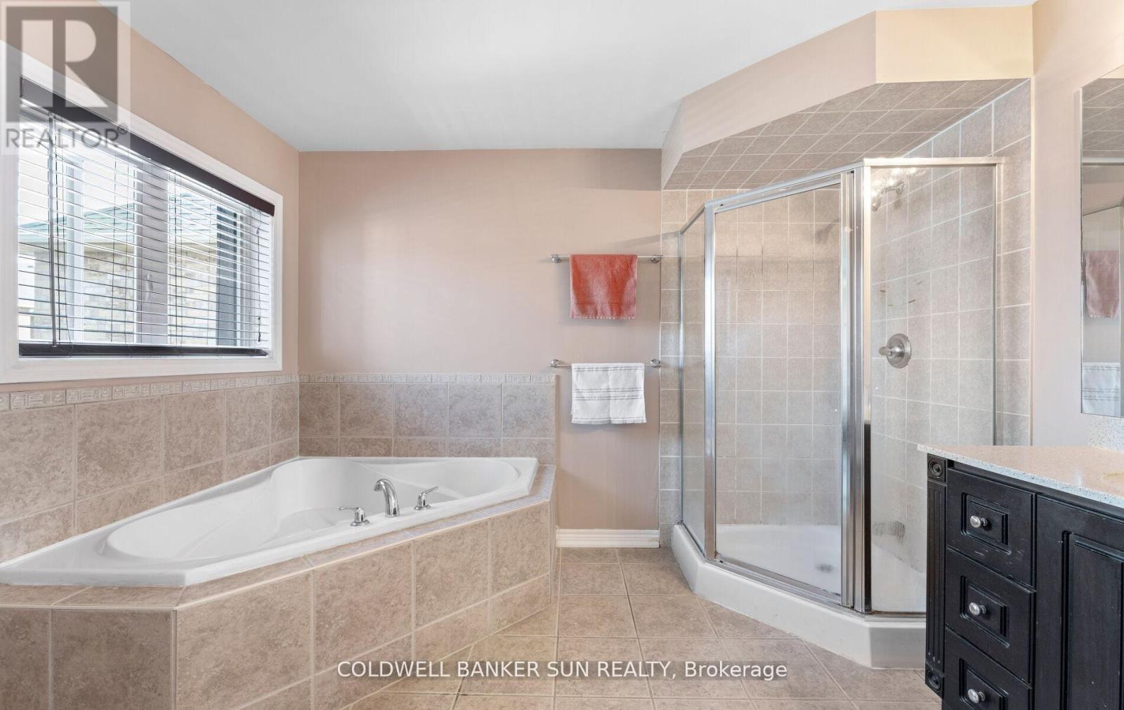 164 Canada Drive, Vaughan, ON - Indoor Photo Showing Bathroom