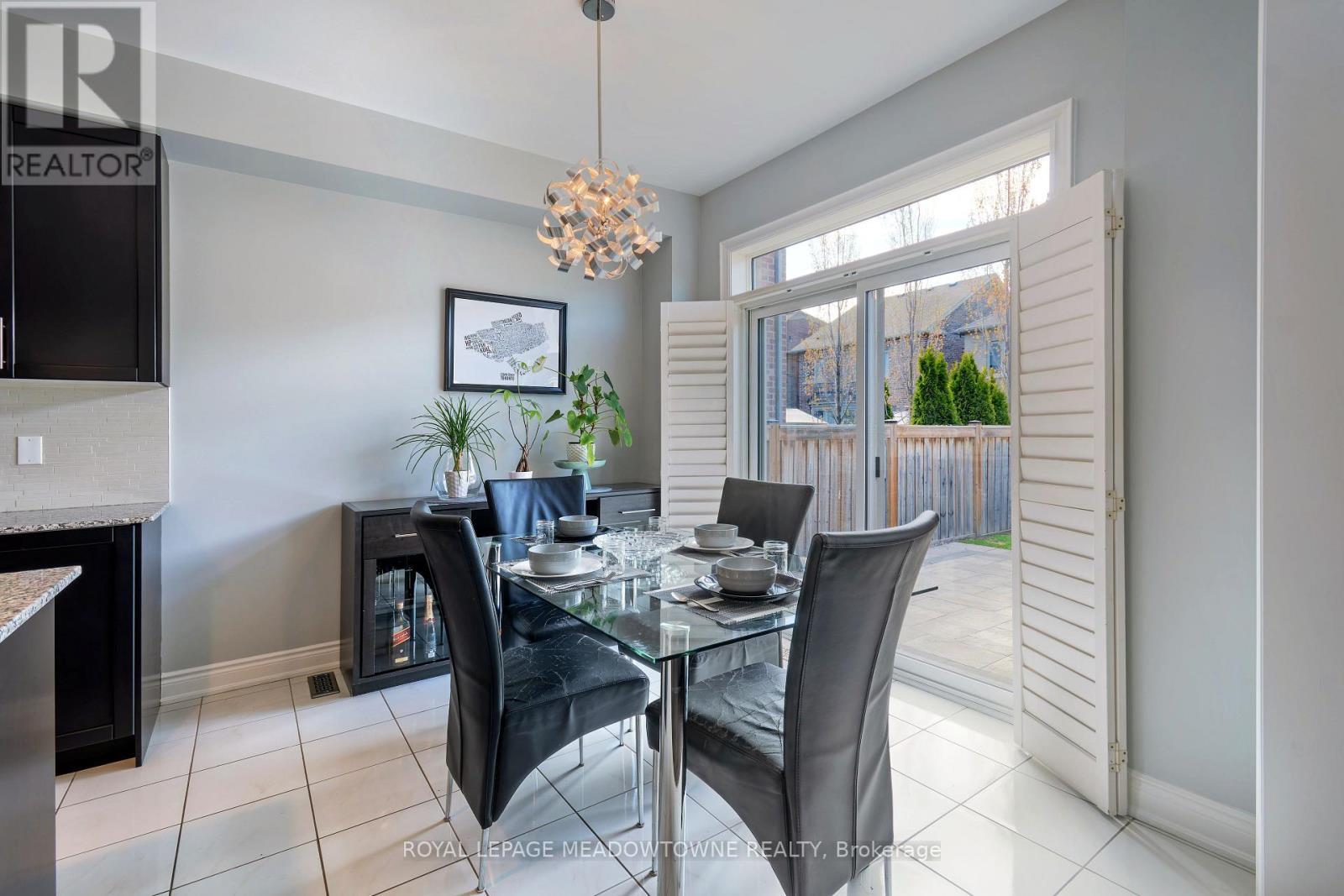 11 Cranbrook Crescent, Vaughan, ON - Indoor Photo Showing Dining Room