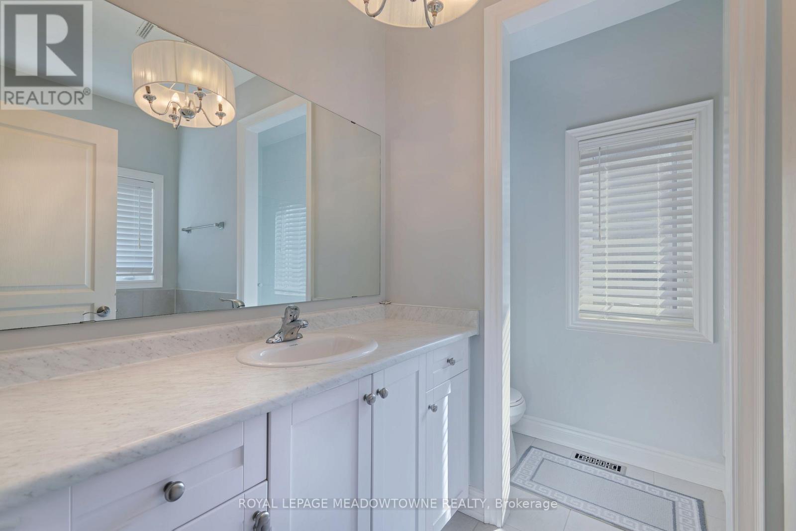 11 Cranbrook Crescent, Vaughan, ON - Indoor Photo Showing Bathroom