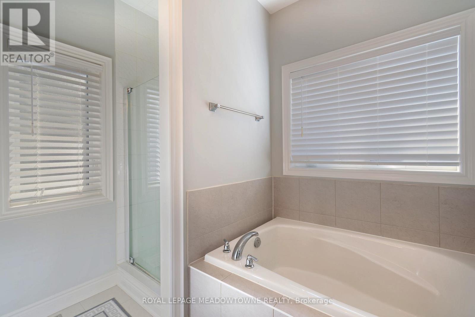 11 Cranbrook Crescent, Vaughan, ON - Indoor Photo Showing Bathroom