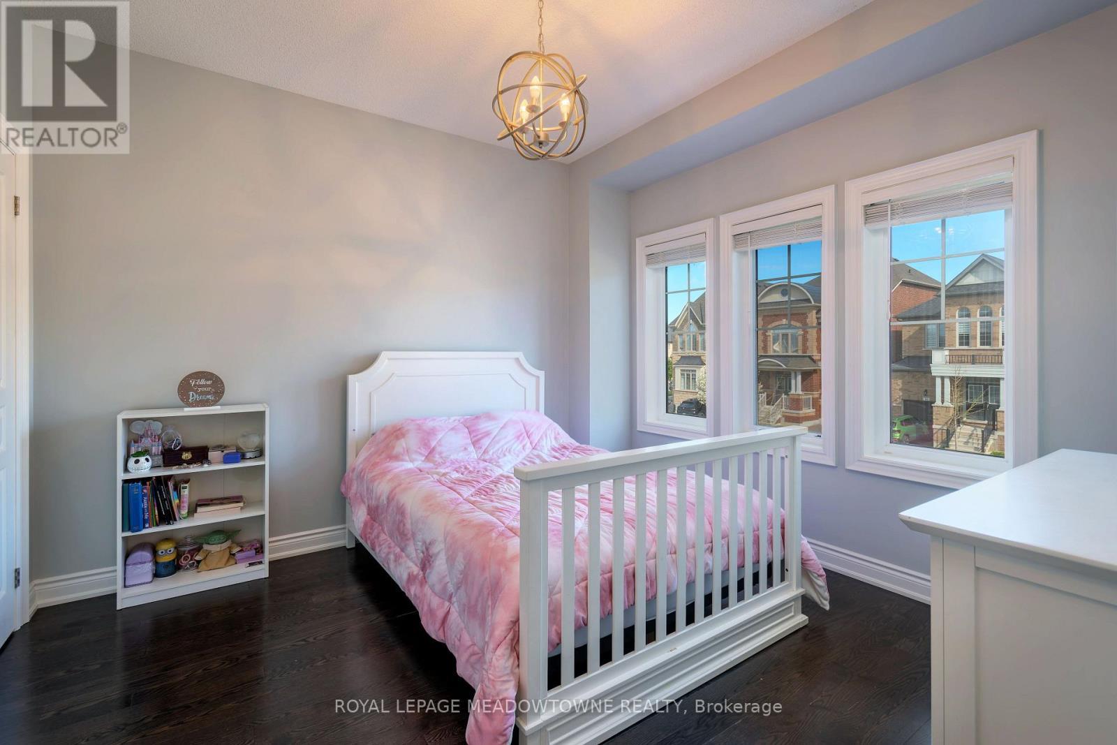 11 Cranbrook Crescent, Vaughan, ON - Indoor Photo Showing Bedroom