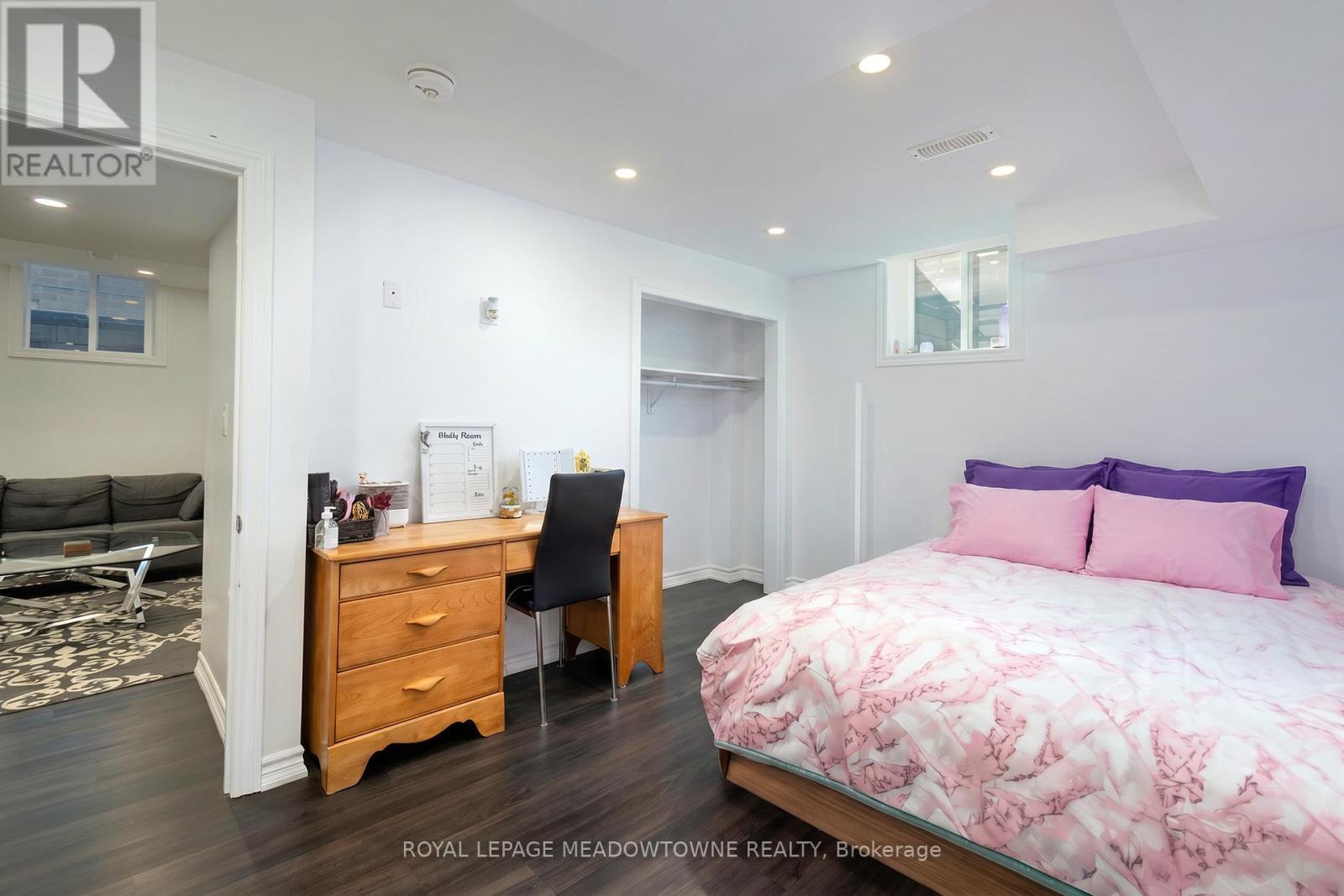11 Cranbrook Crescent, Vaughan, ON - Indoor Photo Showing Bedroom