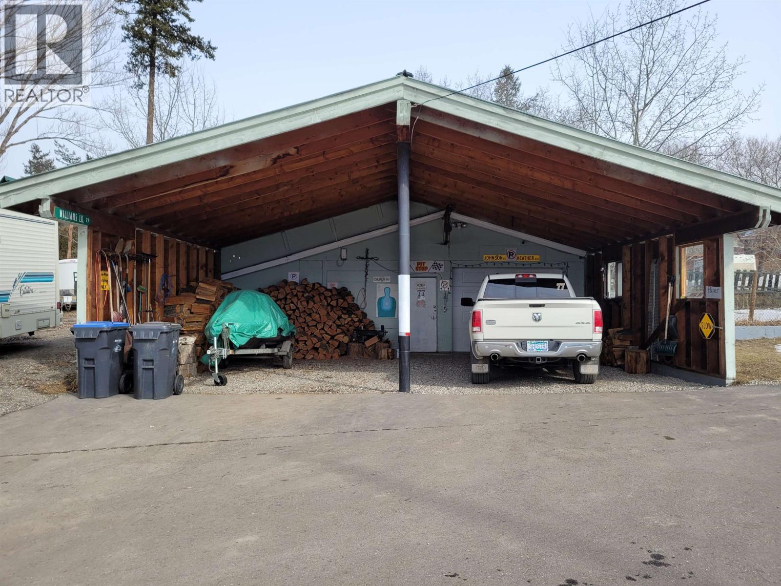 1140 N Third Avenue, Williams Lake, BC - Outdoor With Exterior