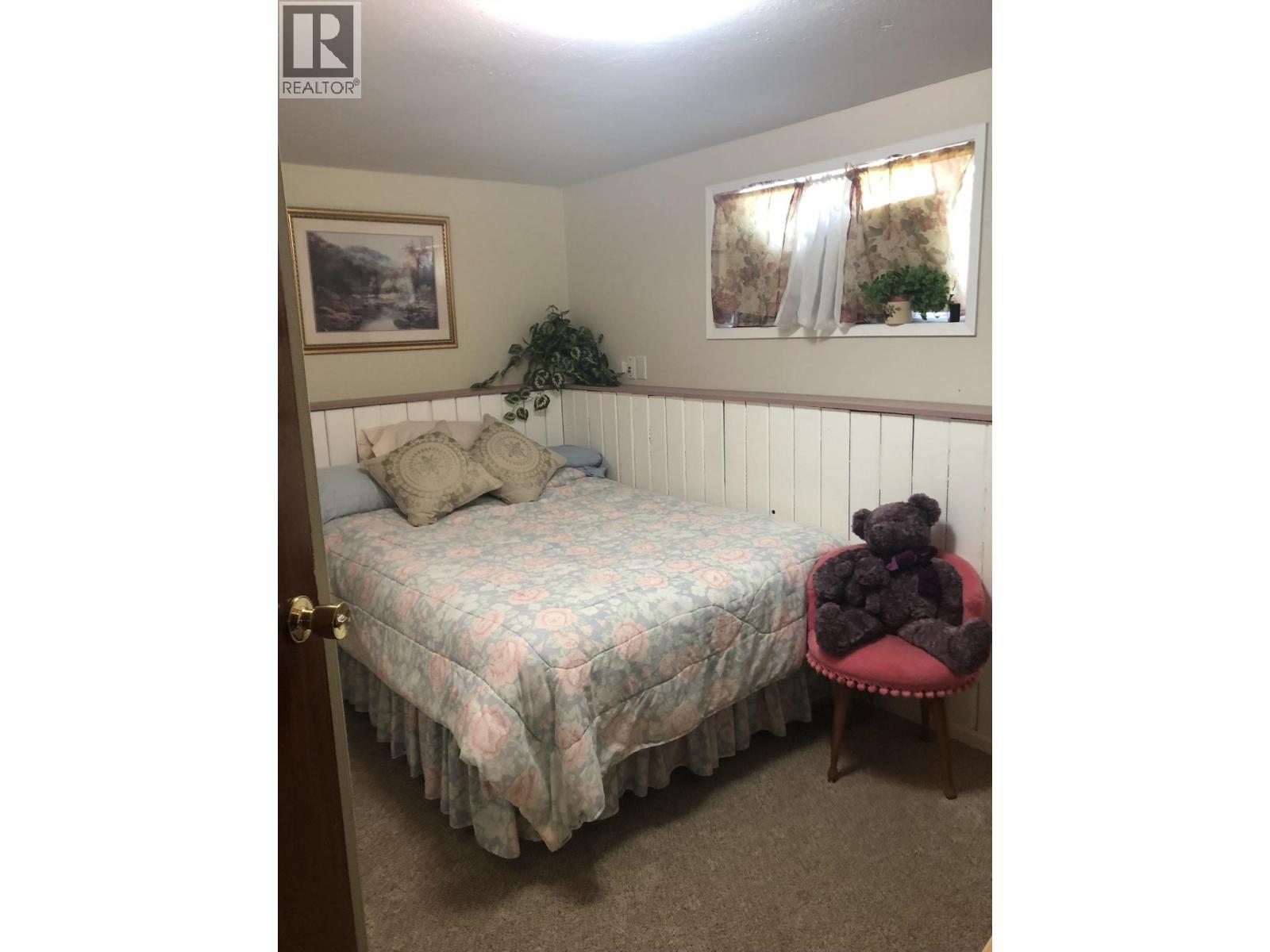 1140 N Third Avenue, Williams Lake, BC - Indoor Photo Showing Bedroom