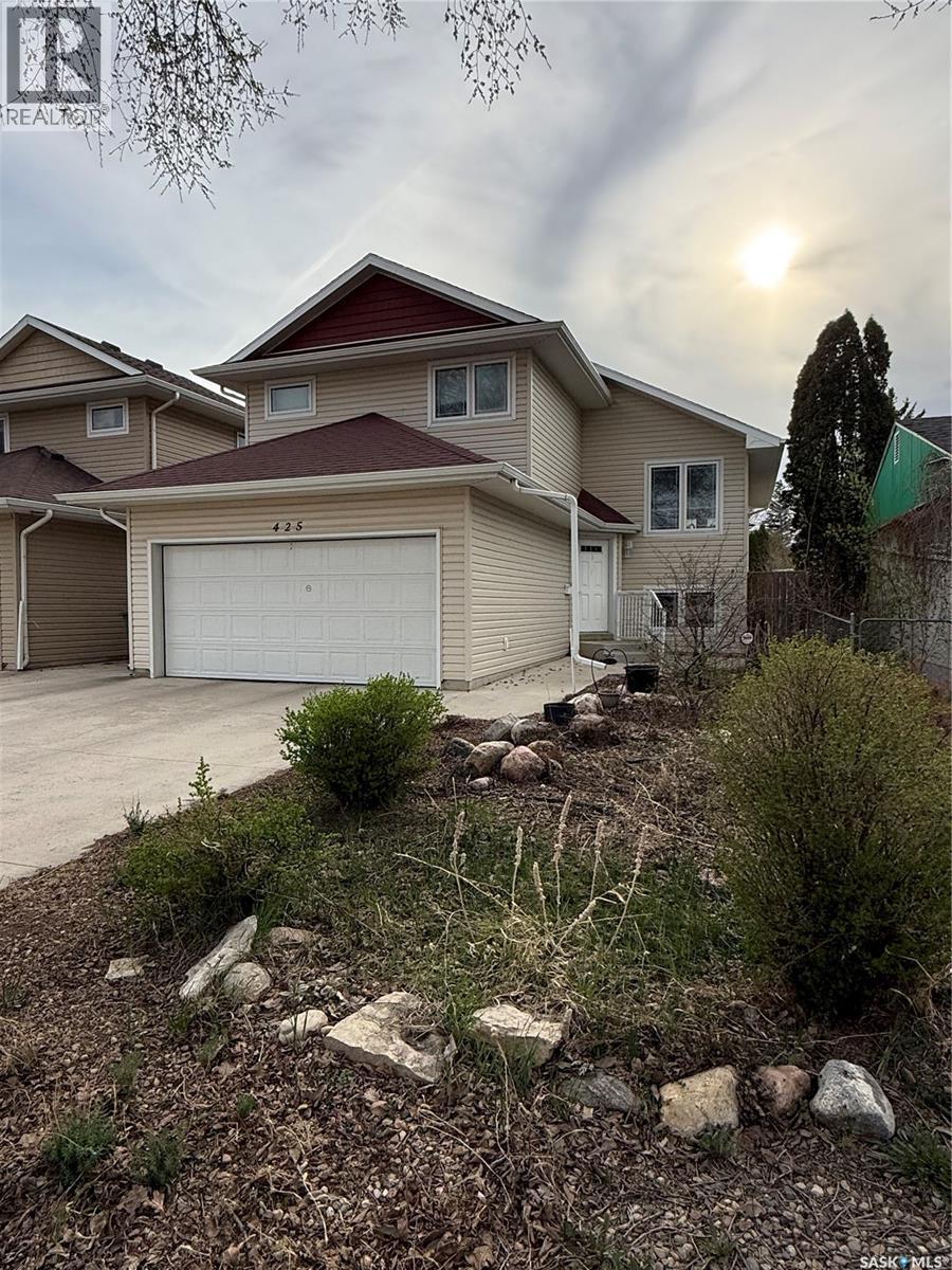 425 Y Avenue S, Saskatoon, SK - Outdoor