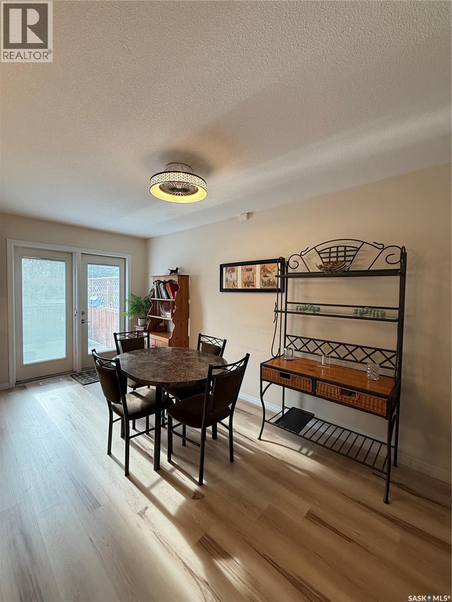 425 Y Avenue S, Saskatoon, SK - Indoor Photo Showing Dining Room