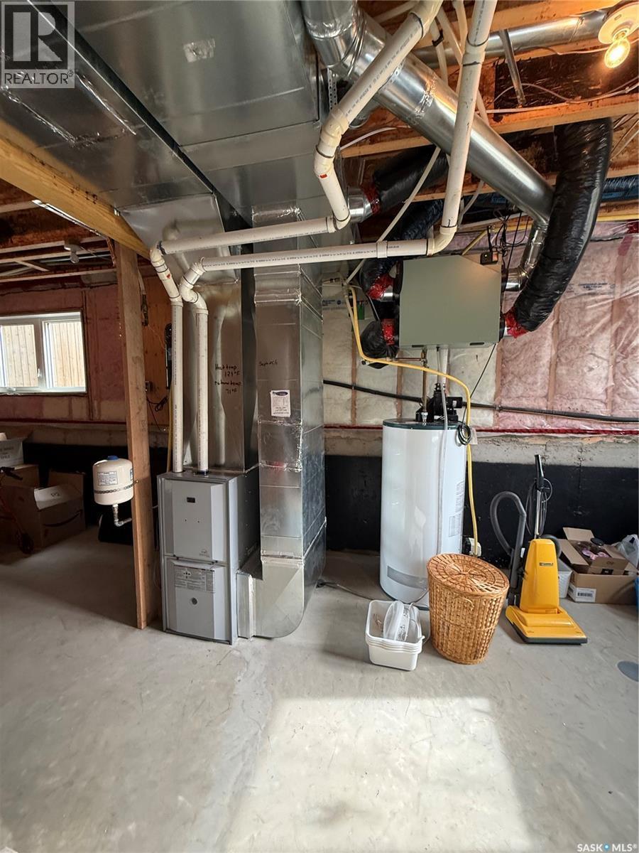 425 Y Avenue S, Saskatoon, SK - Indoor Photo Showing Basement