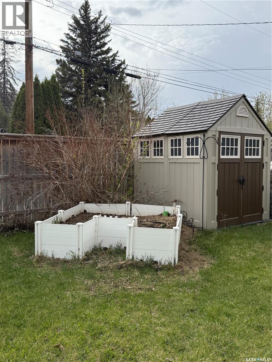 425 Y Avenue S, Saskatoon, SK - Outdoor