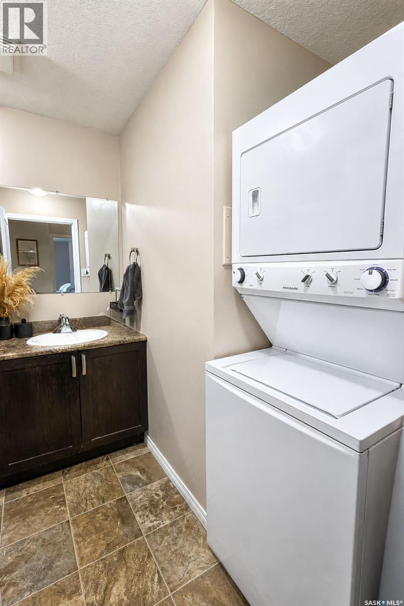 102 1501 15Th Street E, Prince Albert, SK - Indoor Photo Showing Laundry Room