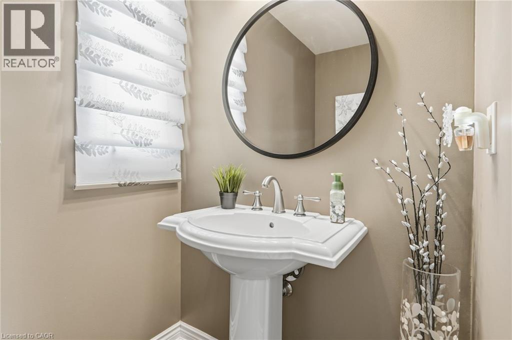 1765 Featherston Court, Mississauga, ON - Indoor Photo Showing Bathroom