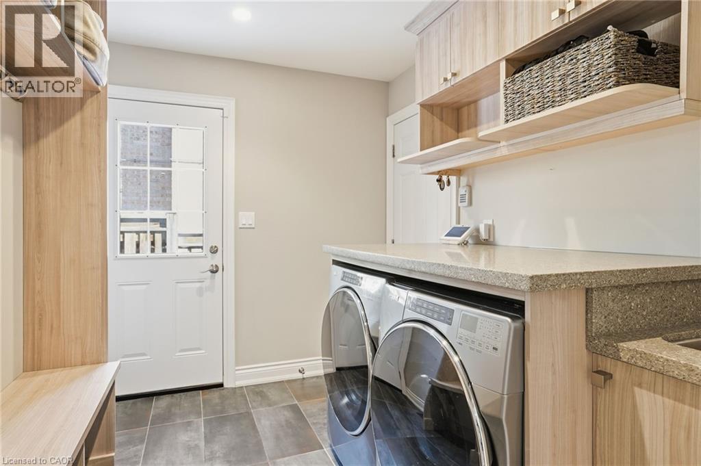 1765 Featherston Court, Mississauga, ON - Indoor Photo Showing Laundry Room