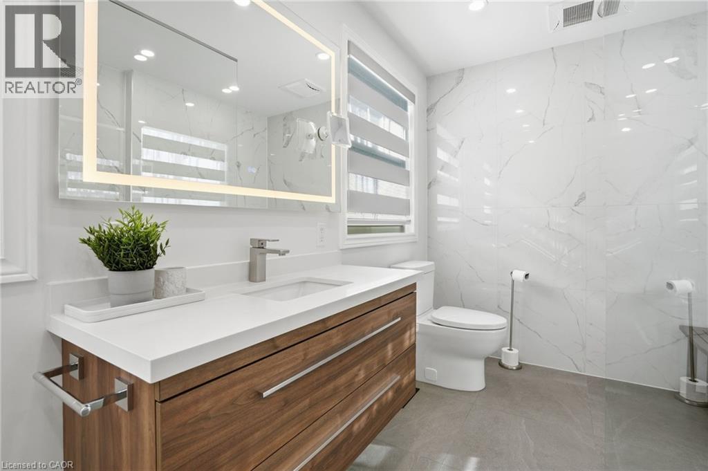 1765 Featherston Court, Mississauga, ON - Indoor Photo Showing Bathroom