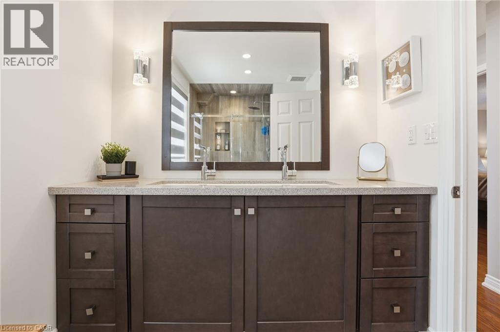 1765 Featherston Court, Mississauga, ON - Indoor Photo Showing Bathroom