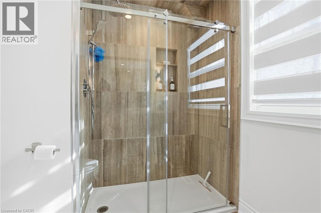 1765 Featherston Court, Mississauga, ON - Indoor Photo Showing Bathroom