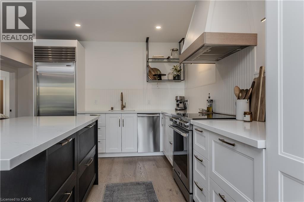 333 St Paul Street, Burlington, ON - Indoor Photo Showing Kitchen With Upgraded Kitchen