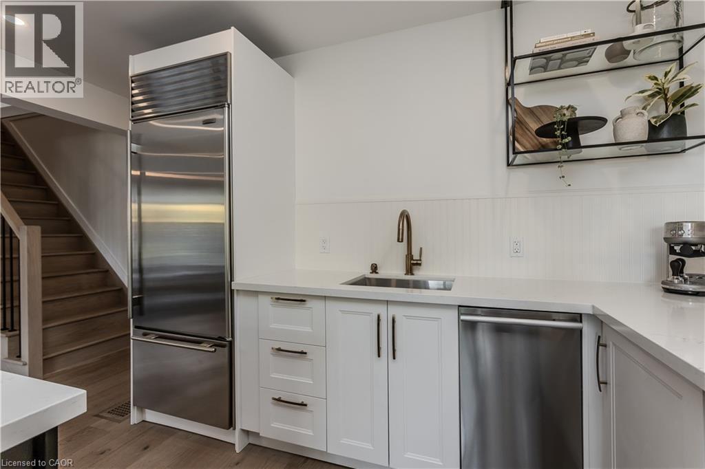 333 St Paul Street, Burlington, ON - Indoor Photo Showing Kitchen With Stainless Steel Kitchen