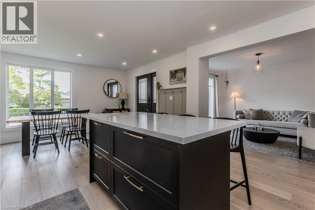 333 St Paul Street, Burlington, ON - Indoor