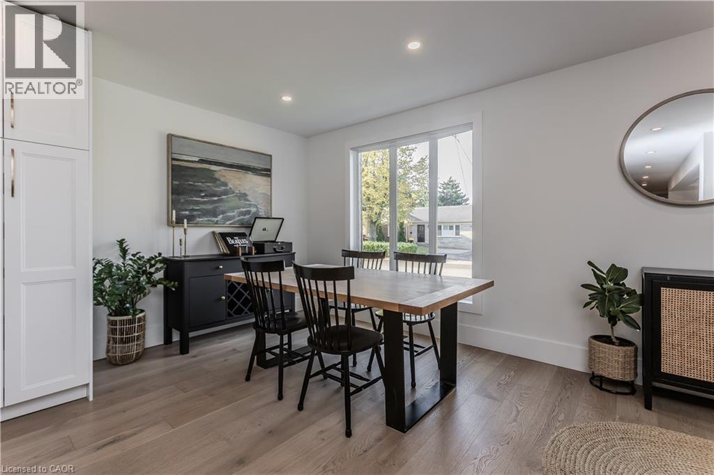 333 St Paul Street, Burlington, ON - Indoor Photo Showing Dining Room