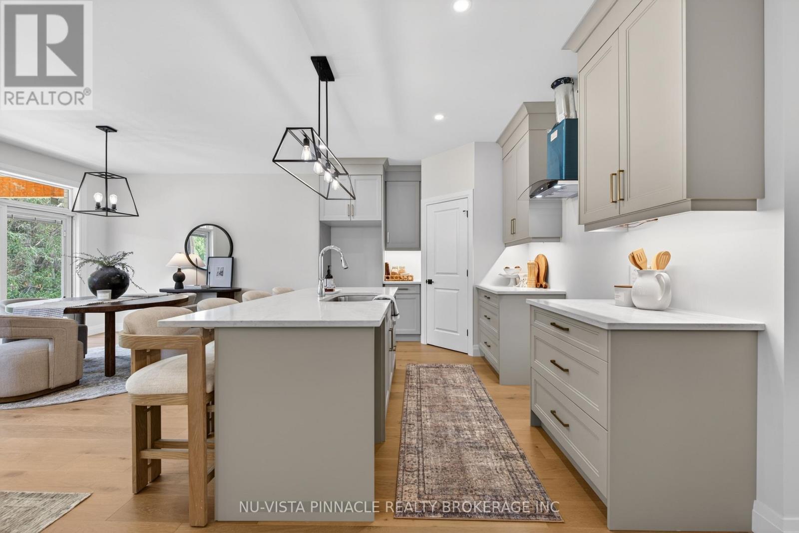 71 Basil Crescent, Middlesex Centre (Ilderton), ON - Indoor Photo Showing Kitchen With Upgraded Kitchen