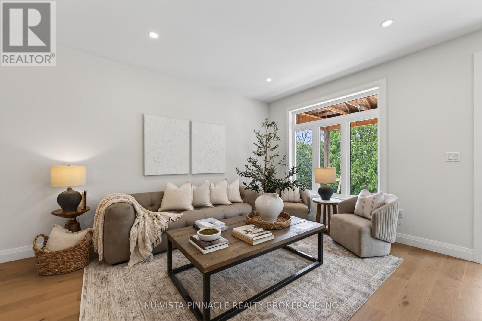 71 Basil Crescent, Middlesex Centre (Ilderton), ON - Indoor Photo Showing Living Room