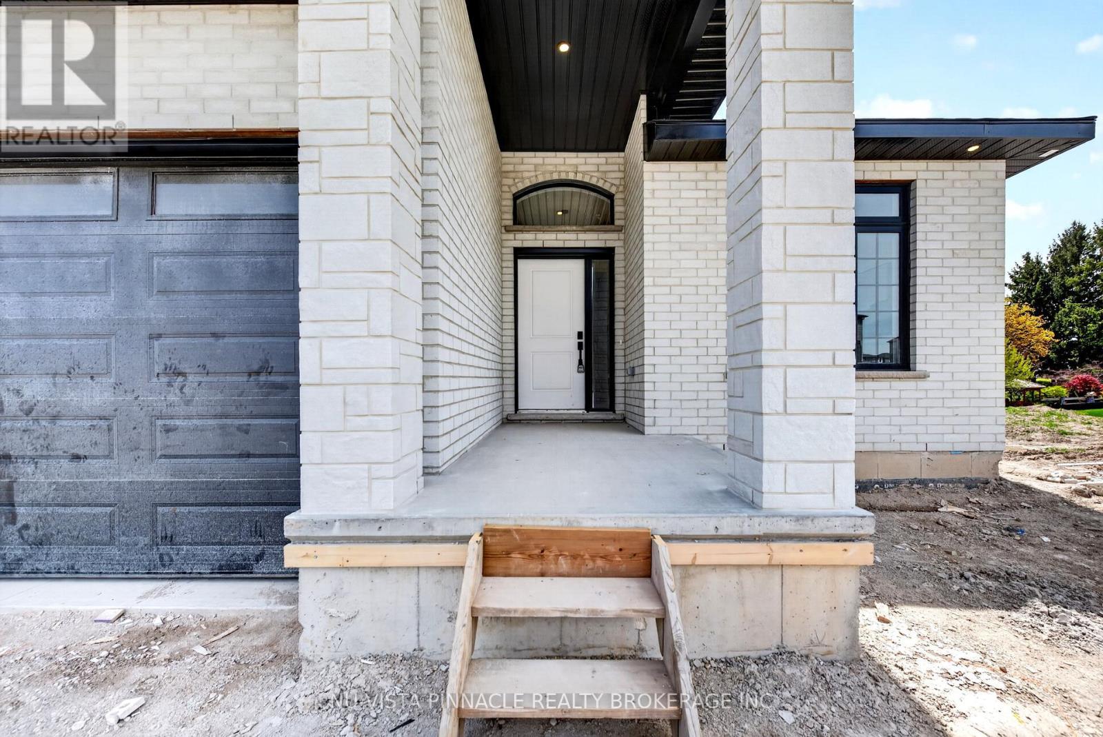 71 Basil Crescent, Middlesex Centre (Ilderton), ON - Outdoor