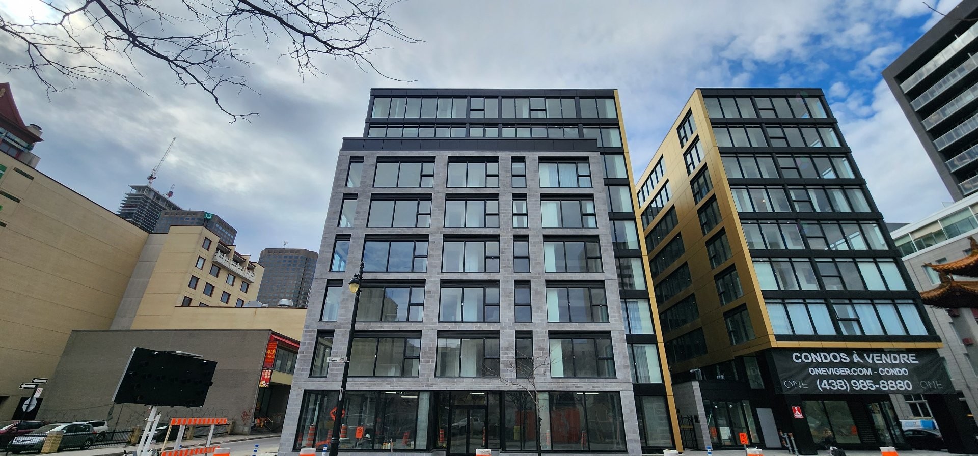 Front of Structure - 303-1 Av. Viger O., Montréal (Ville-Marie), QC - Outdoor With Facade